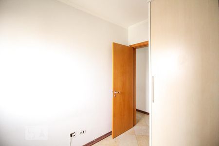 Apartamento à venda com 80m², 3 quartos e 2 vagasQuarto 2