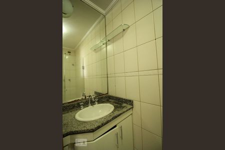 Banheiro de apartamento à venda com 3 quartos, 80m² em Chora Menino, São Paulo