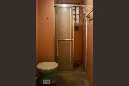 Banheiro de kitnet/studio à venda com 1 quarto, 23m² em Higienópolis, Porto Alegre