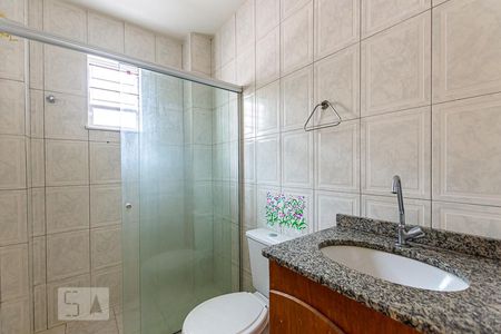 Banheiro de apartamento à venda com 1 quarto, 59m² em São Lourenço, Niterói