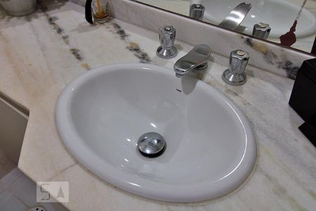 Apartamento à venda com 66m², 2 quartos e 2 vagasBanheiro