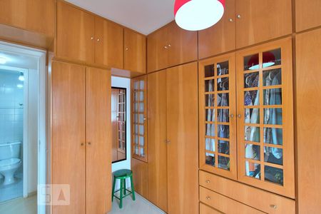 Apartamento à venda com 66m², 2 quartos e 2 vagasQuarto 2