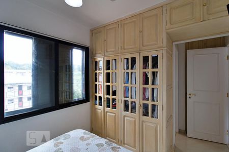 Suíte  de apartamento à venda com 2 quartos, 66m² em Super Quadra Morumbi, São Paulo