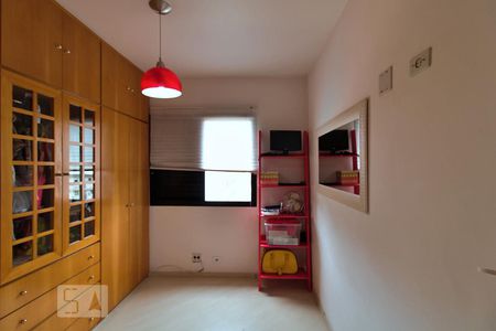 Apartamento à venda com 66m², 2 quartos e 2 vagasQuarto 2