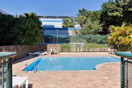 Apartamento à venda com 66m², 2 quartos e 2 vagasÁrea comum - Piscina