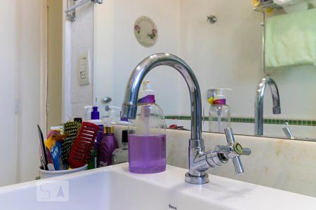 Apartamento à venda com 130m², 3 quartos e 1 vagaBanheiro da suíte