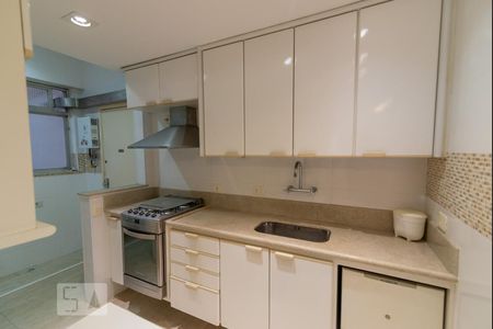 Apartamento para alugar com 89m², 3 quartos e 2 vagas Apartamento para alugar com 89m², 3 quartos e 2 vagasCozinha
