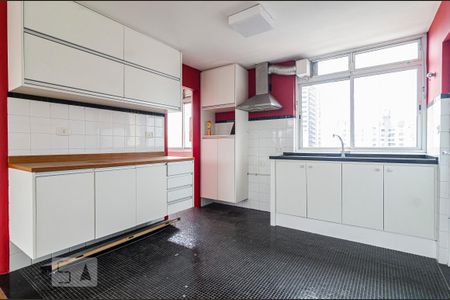 Cozinha de apartamento para alugar com 2 quartos, 84m² em Pinheiros, São Paulo