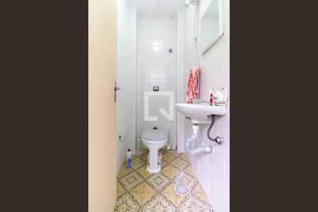 Apartamento à venda com 93m², 2 quartos e sem vaga Apartamento à venda com 93m², 2 quartos e sem vagaBanheiro de serviço