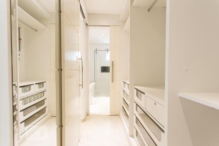 Apartamento à venda com 180m², 1 quarto e 3 vagasCloset da Suíte