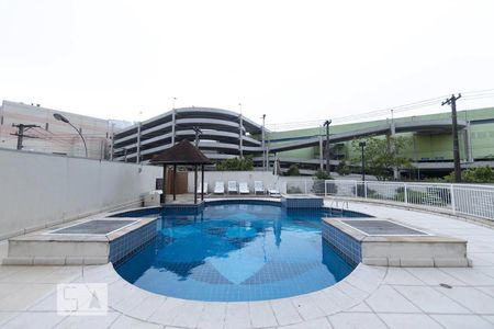 Apartamento à venda com 180m², 1 quarto e 3 vagasÁrea comum - Piscina