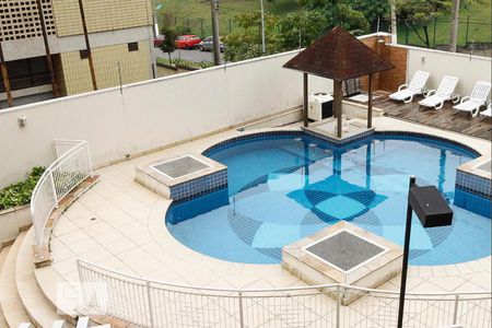 Apartamento à venda com 180m², 1 quarto e 3 vagasÁrea comum - Piscina