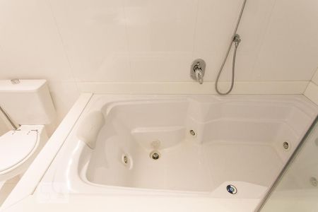 Apartamento à venda com 180m², 1 quarto e 3 vagasBanheiro da Suíte - Banheira