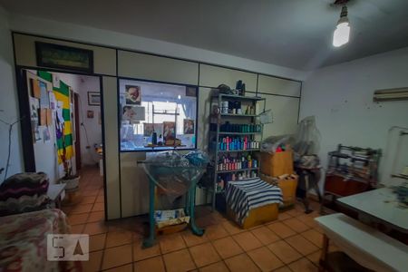 Casa à venda com 160m², 3 quartos e 8 vagasArea util