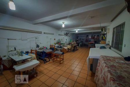 Casa à venda com 160m², 3 quartos e 8 vagasArea util