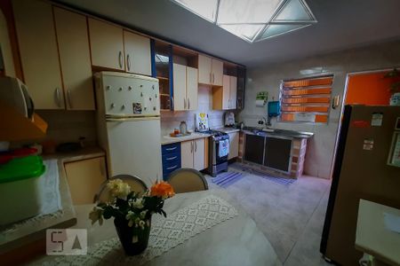 Casa à venda com 160m², 3 quartos e 8 vagasCozinha