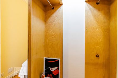 Apartamento à venda com 95m², 3 quartos e 1 vaga Apartamento à venda com 95m², 3 quartos e 1 vagaCloset da Suíte