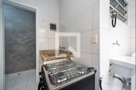 Cozinha de apartamento para alugar com 1 quarto, 46m² em Gonzaga, Santos