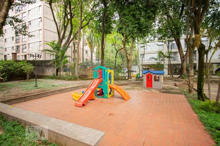 Apartamento à venda com 80m², 3 quartos e 1 vaga Apartamento à venda com 80m², 3 quartos e 1 vagaÁrea Comum - Playground