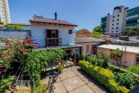 Casa à venda com 300m², 3 quartos e 2 vagasVista