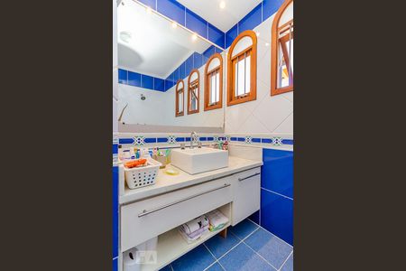 Casa à venda com 300m², 3 quartos e 2 vagasSuite