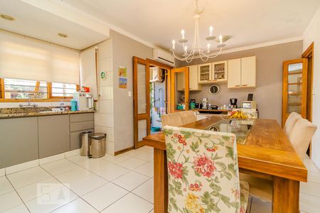 Casa à venda com 300m², 3 quartos e 2 vagasCozinha