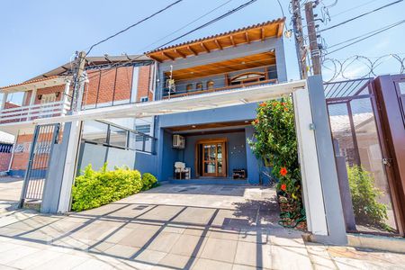 Casa à venda com 300m², 3 quartos e 2 vagasFachada