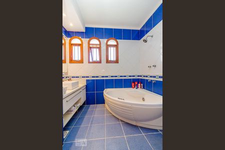 Casa à venda com 300m², 3 quartos e 2 vagasSuite