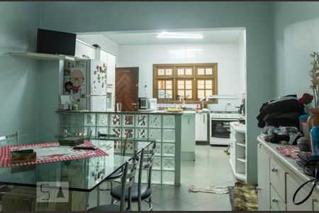 Casa à venda com 200m², 4 quartos e 2 vagasCozinha