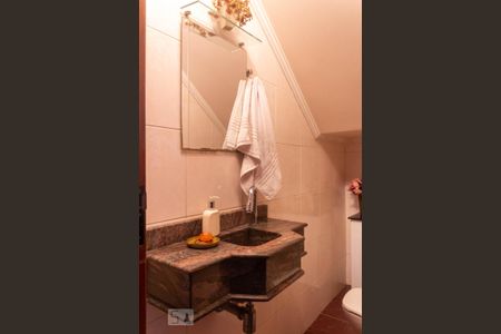 Casa à venda com 200m², 4 quartos e 2 vagasLavabo