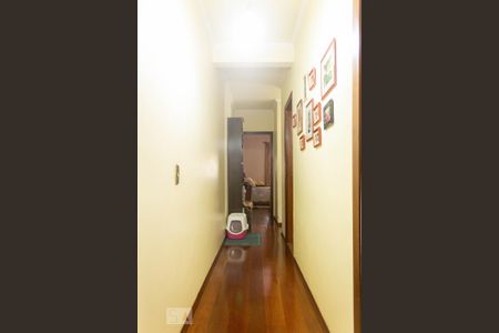 Casa à venda com 200m², 4 quartos e 2 vagasCorredor