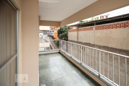 Apartamento à venda com 56m², 2 quartos e 1 vaga Apartamento à venda com 56m², 2 quartos e 1 vagaVaranda