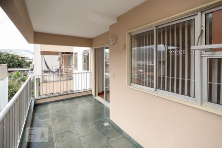 Apartamento à venda com 56m², 2 quartos e 1 vaga Apartamento à venda com 56m², 2 quartos e 1 vagaVaranda