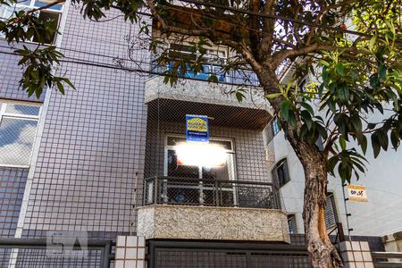 Apartamento para alugar com 95m², 3 quartos e 4 vagas Apartamento para alugar com 95m², 3 quartos e 4 vagasFachada