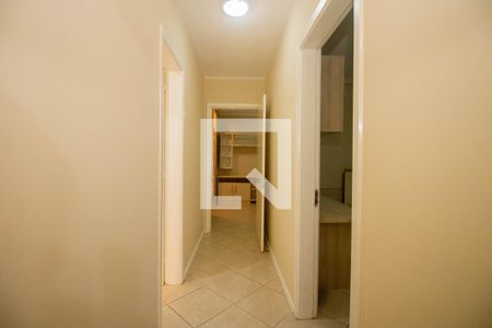 Corredor de apartamento para alugar com 2 quartos, 67m² em Petrópolis, Porto Alegre