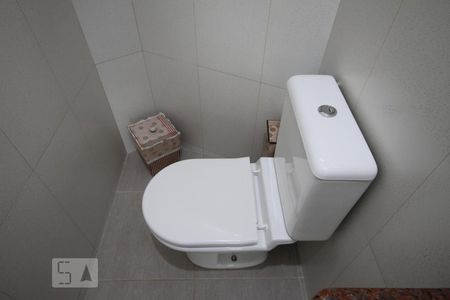 Casa de condomínio à venda com 237m², 3 quartos e 3 vagasLavabo