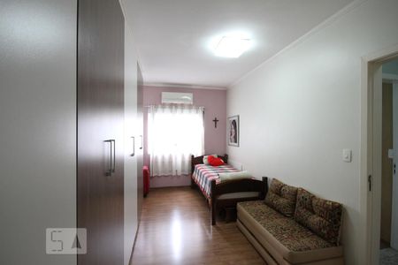 Casa de condomínio à venda com 237m², 3 quartos e 3 vagasSuíte 2