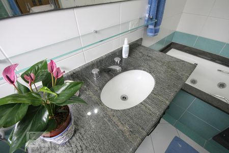 Casa de condomínio à venda com 237m², 3 quartos e 3 vagasSuíte 3