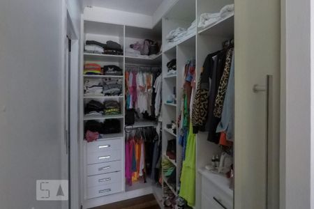 Casa de condomínio à venda com 380m², 3 quartos e 3 vagasQuarto