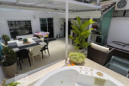 Casa de condomínio à venda com 380m², 3 quartos e 3 vagasTerraço