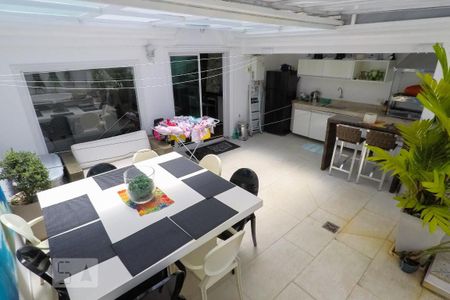 Casa de condomínio à venda com 380m², 3 quartos e 3 vagasTerraço