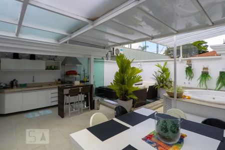 Casa de condomínio à venda com 380m², 3 quartos e 3 vagasTerraço