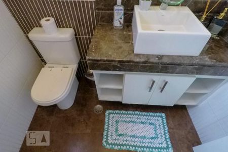 Casa de condomínio à venda com 380m², 3 quartos e 3 vagasLavabo