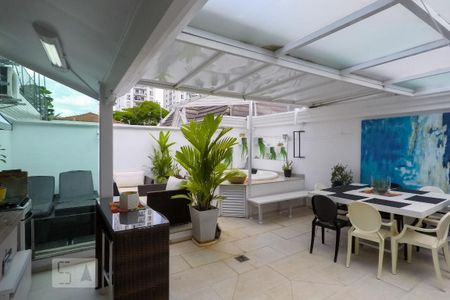 Casa de condomínio à venda com 380m², 3 quartos e 3 vagasTerraço