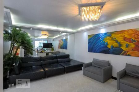 Sala de casa de condomínio à venda com 3 quartos, 380m² em Cursino, São Paulo