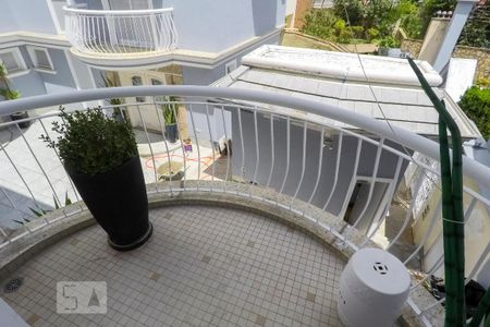 Casa de condomínio à venda com 380m², 3 quartos e 3 vagasQuarto
