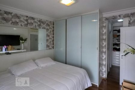 Casa de condomínio à venda com 380m², 3 quartos e 3 vagasQuarto