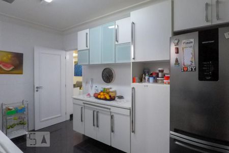 Casa de condomínio à venda com 380m², 3 quartos e 3 vagasCozinha