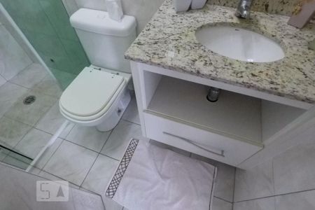 Casa de condomínio à venda com 380m², 3 quartos e 3 vagasBanheiro