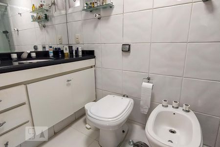 Apartamento à venda com 148m², 3 quartos e 2 vagasBanheiro da Suíte
